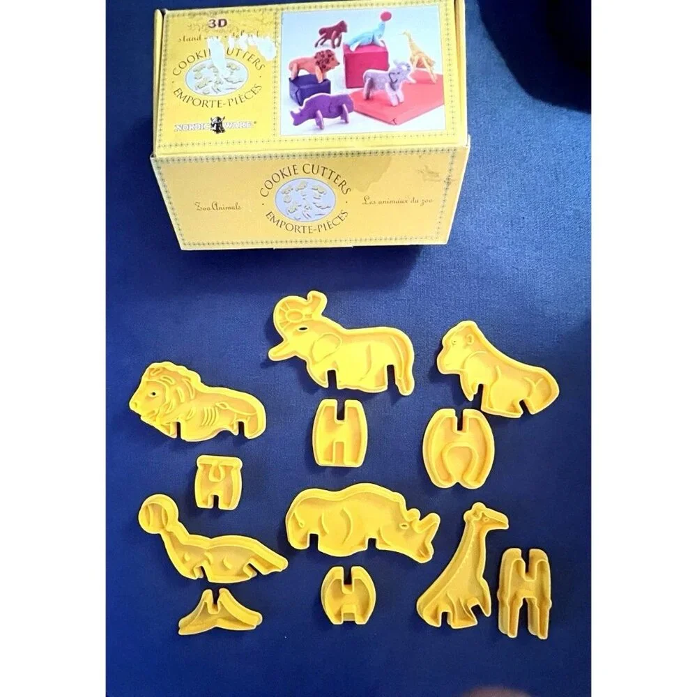 Nordic Ware 3-D COOKIE CUTTERS Stand Up Zoo Animals Made In USA New in Open Box